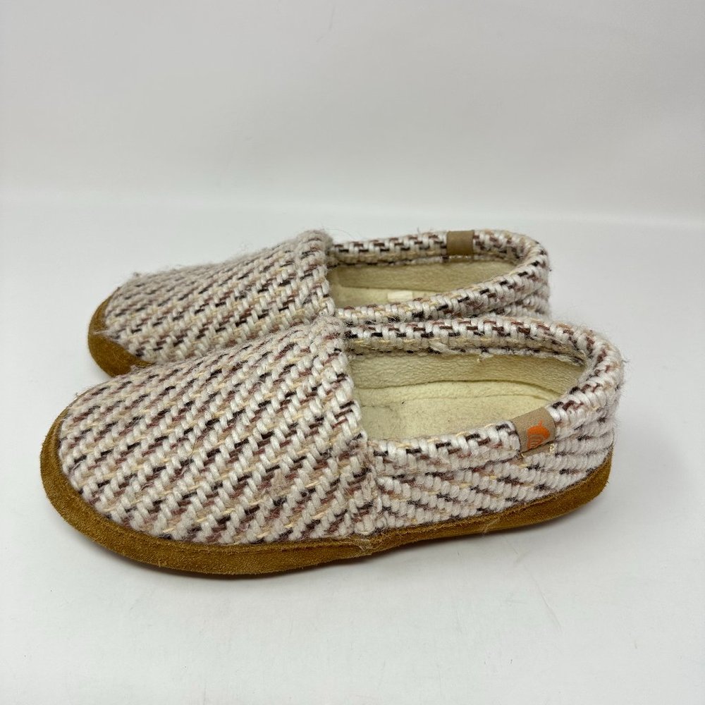 Acorn Women’s Moc Slippers Size 5-6